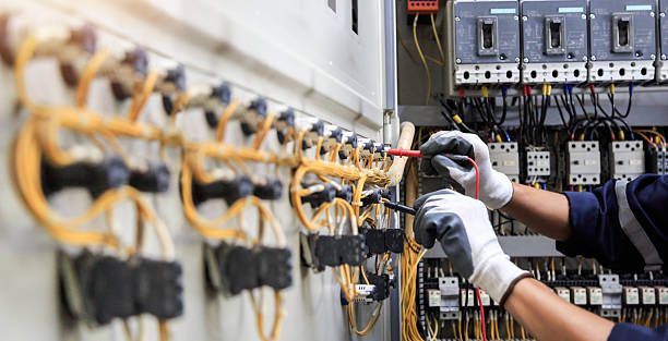 Professional Electrician technician working in Weber City, VA